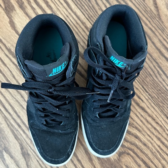 Nike black platform sneakers - size 7.5 - Picture 3 of 10